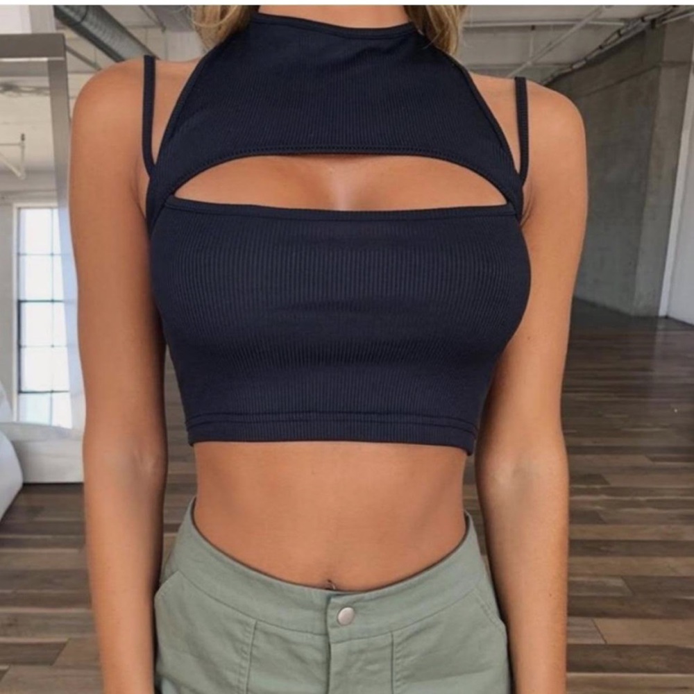 TIGER MIST black crop top